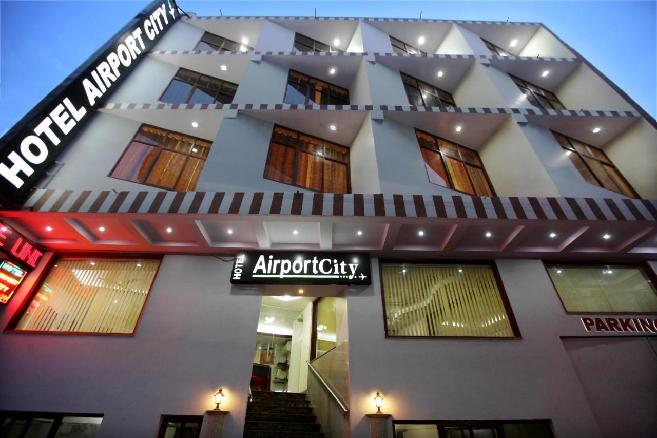 Hotel Airport City Delhi International Airport New Delhi Bagian luar foto